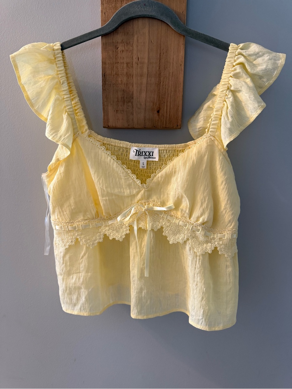 Trixxi Yellow Ruffle Lace-Trim Sleeveless Top, L, NWT
